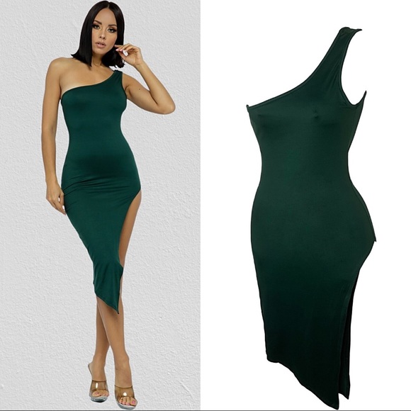 Dresses & Skirts - Green Midi Dress